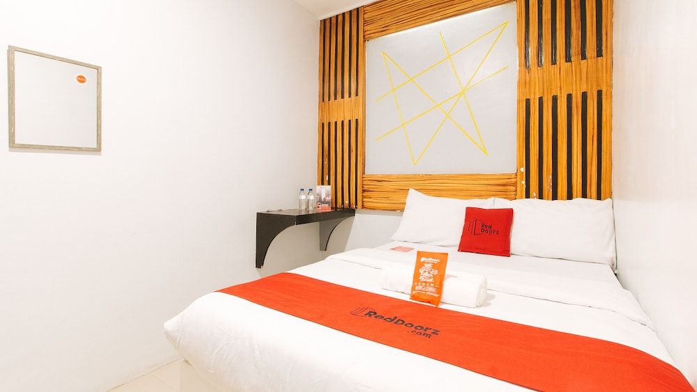 undefined RedDoorz near Quiapo Church Manila 9