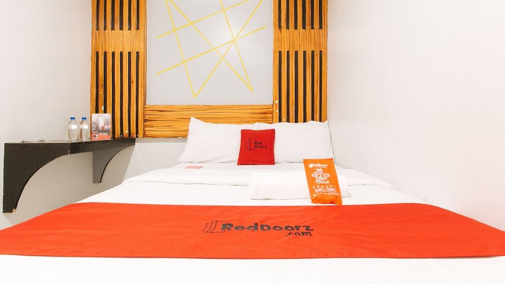 undefined RedDoorz near Quiapo Church Manila 10