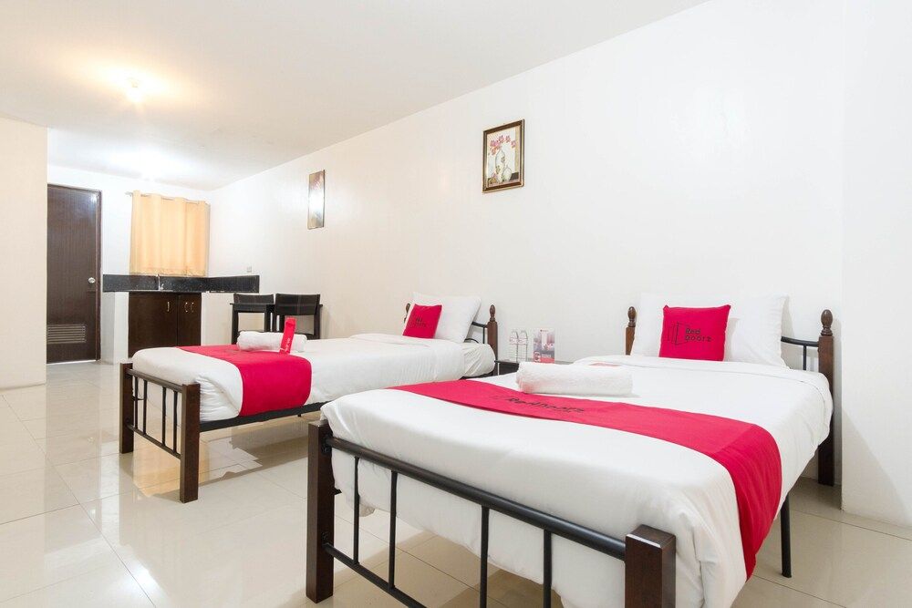 undefined RedDoorz Plus @ Orchard Tower Manila 6