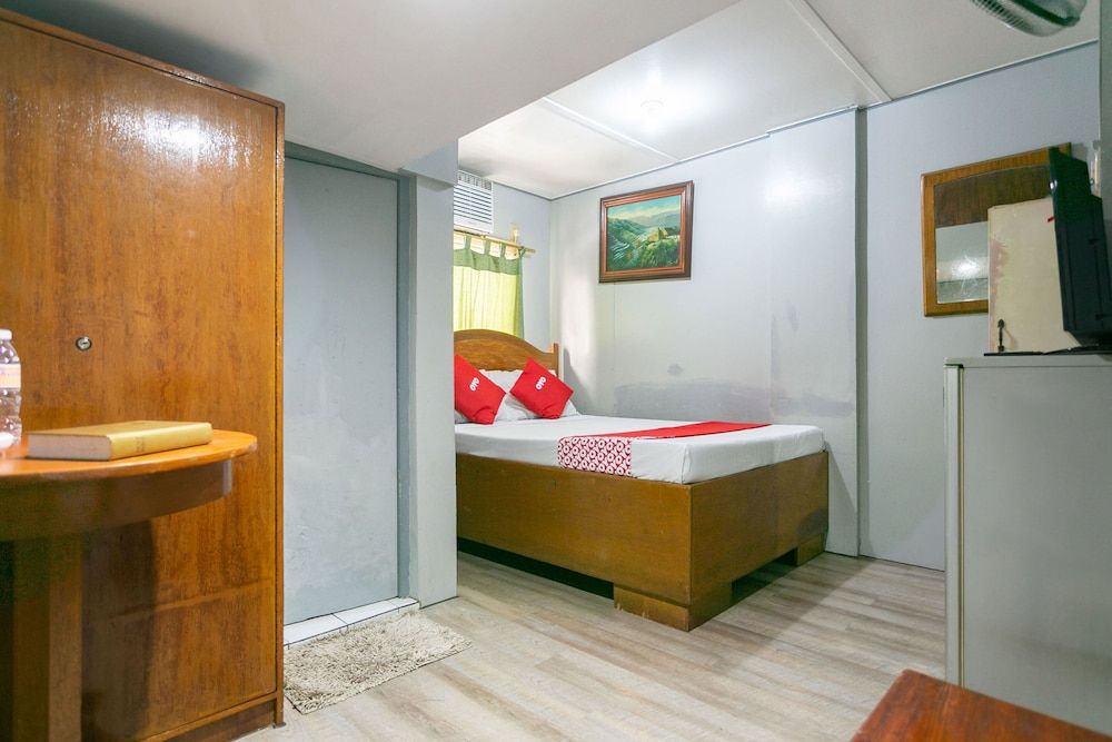 OYO 722 Slouch Hat Inn Standard Double Room 3