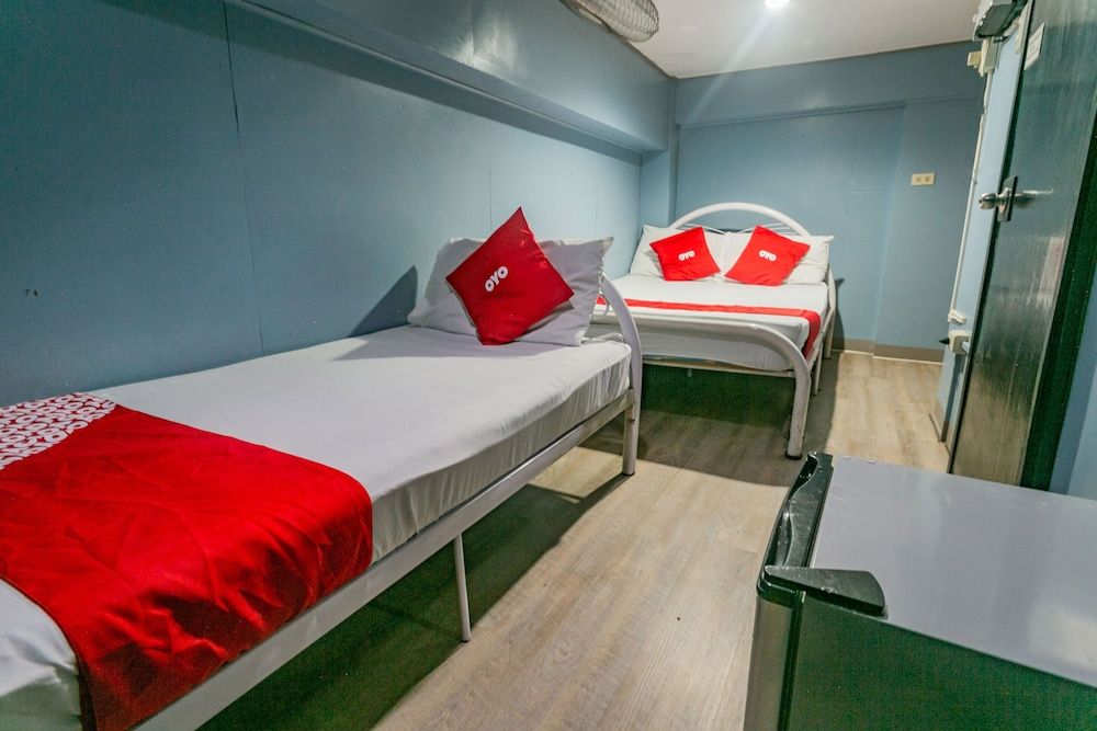 undefined OYO 722 Slouch Hat Inn 3