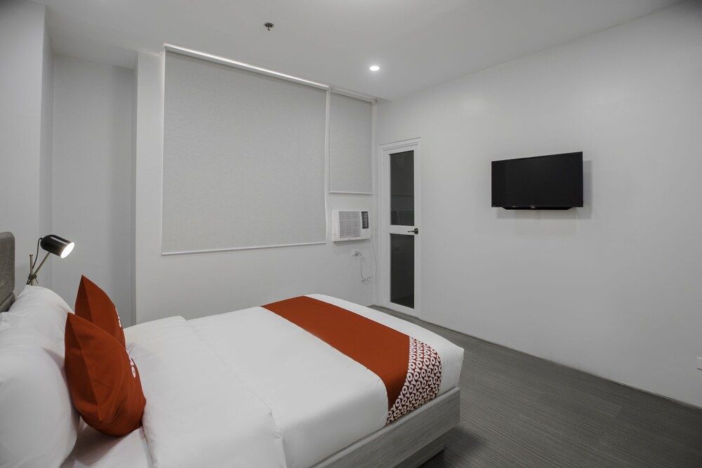 undefined OYO 726 Sanchez Hotel 3