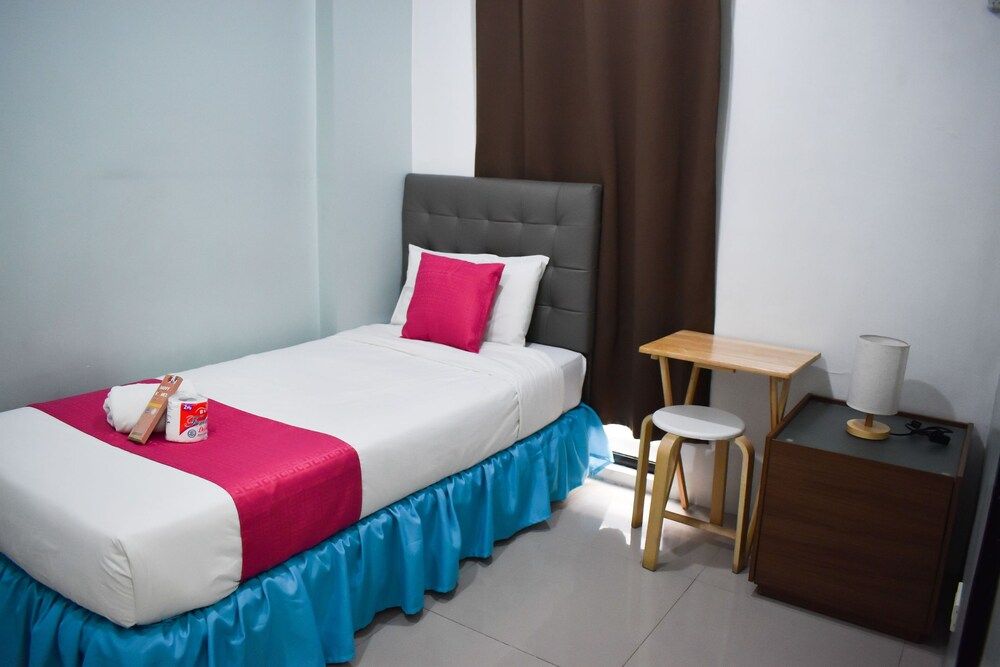 Happy Homes Manila Deluxe Single Room 3