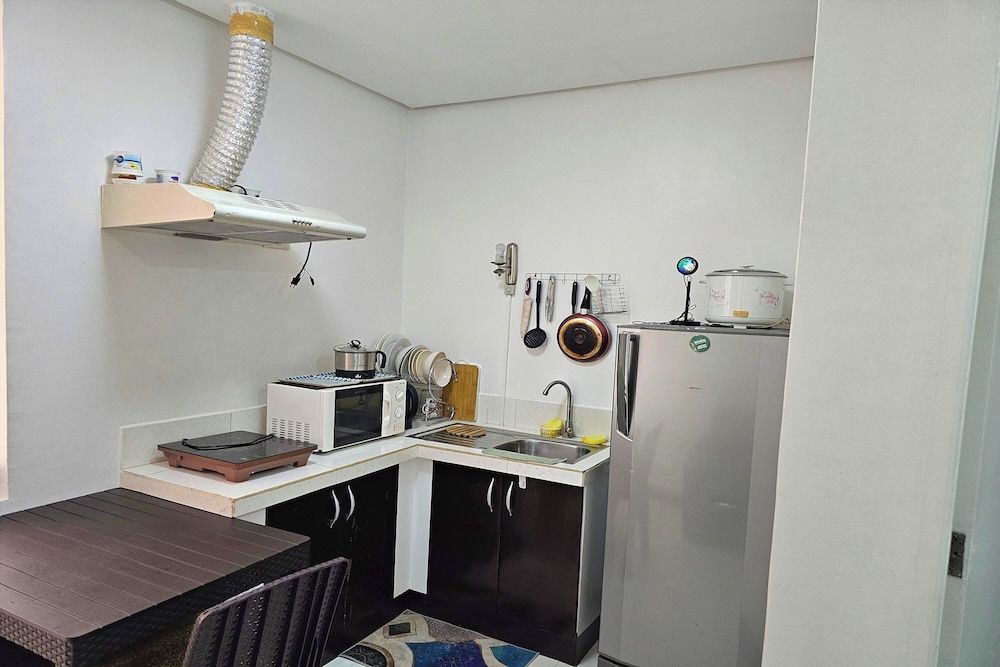 Birchtower by Jeizel Manila City Studio, Balcony 13