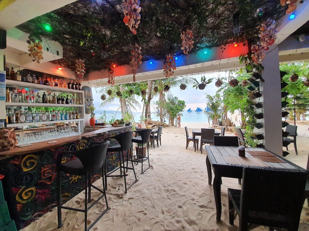 undefined Kaiyana Boracay Beach Resort 5