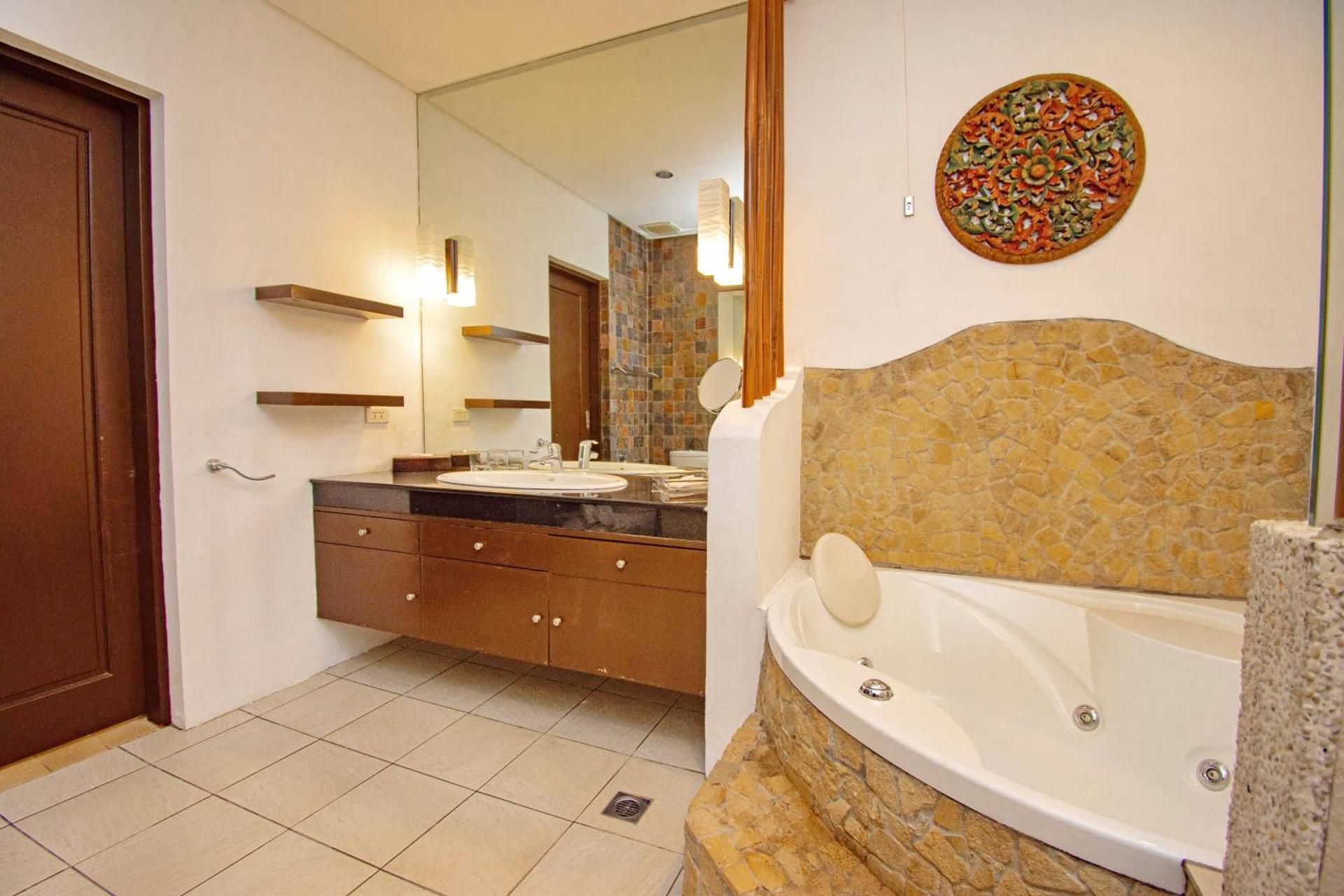 1 Bedroom Premier Suite - Jacuzzi