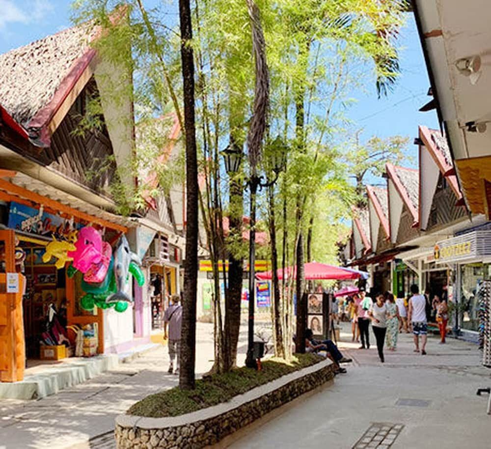 undefined Aqua Boracay 4