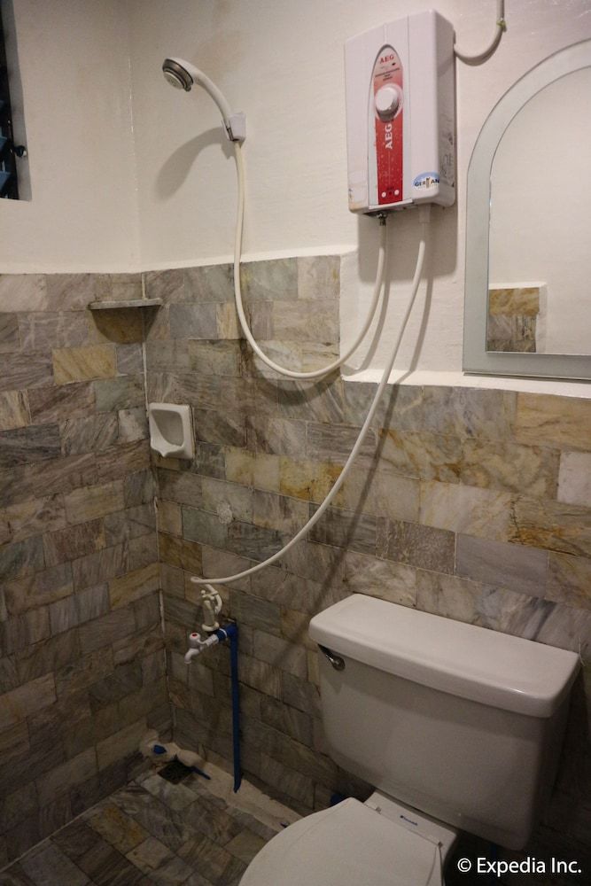 Frendz Resort Boracay Superior Room 8