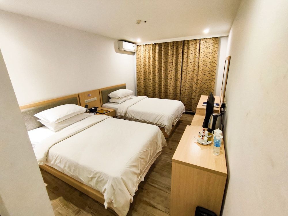 undefined ERUS SUITES HOTEL BORACAY 5