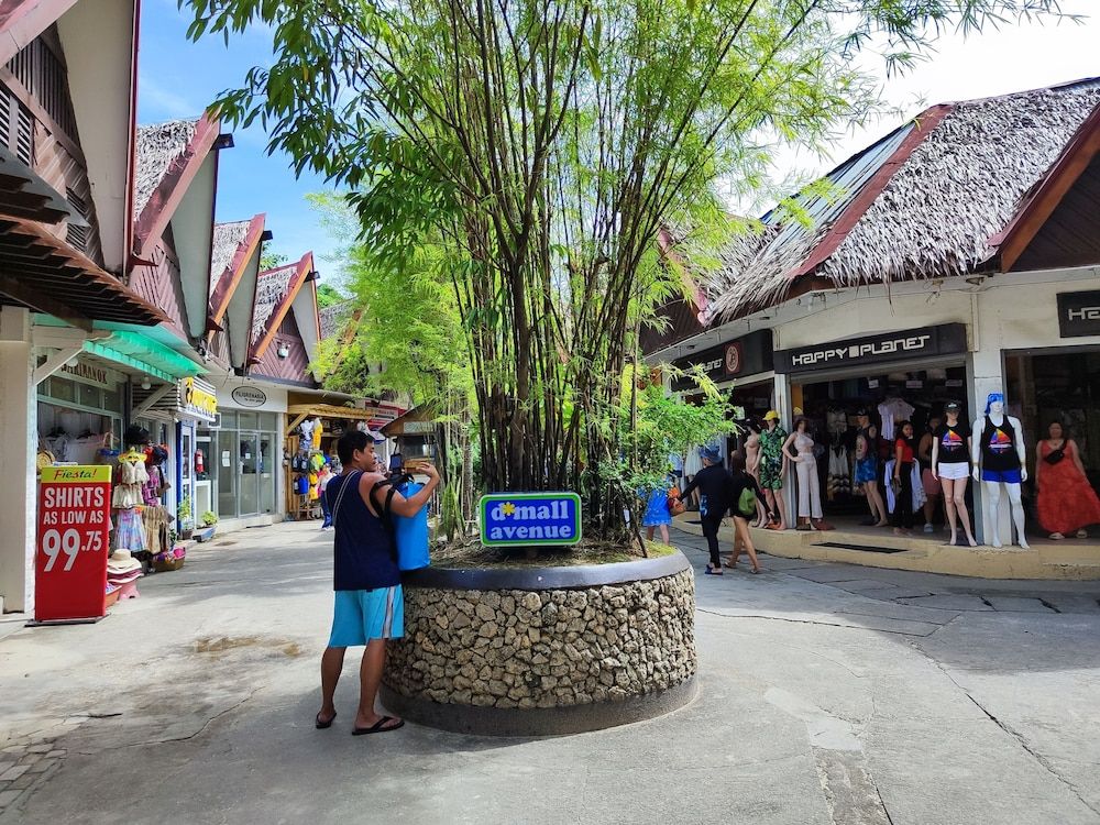 undefined ERUS SUITES HOTEL BORACAY 6