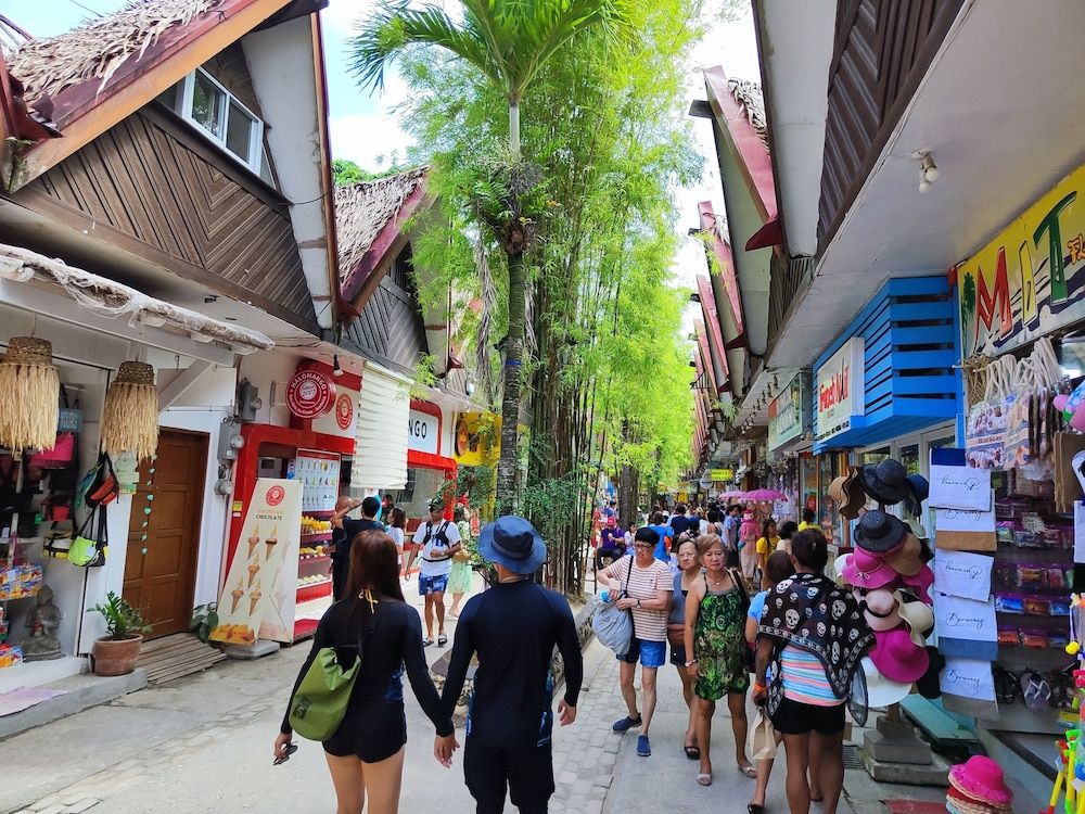 undefined ERUS SUITES HOTEL BORACAY 8