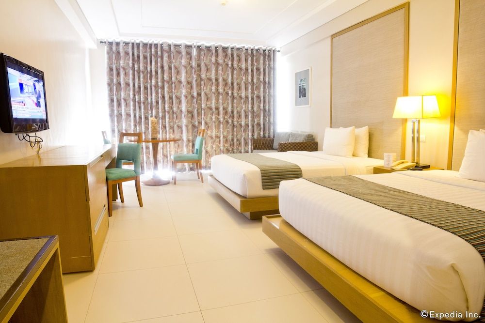 undefined Crown Regency Resort & Convention Center 3