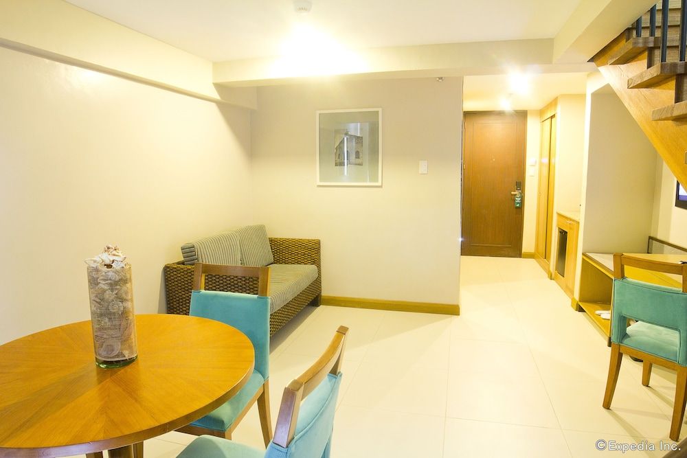 Crown Regency Resort & Convention Center Junior Loft Suite 3