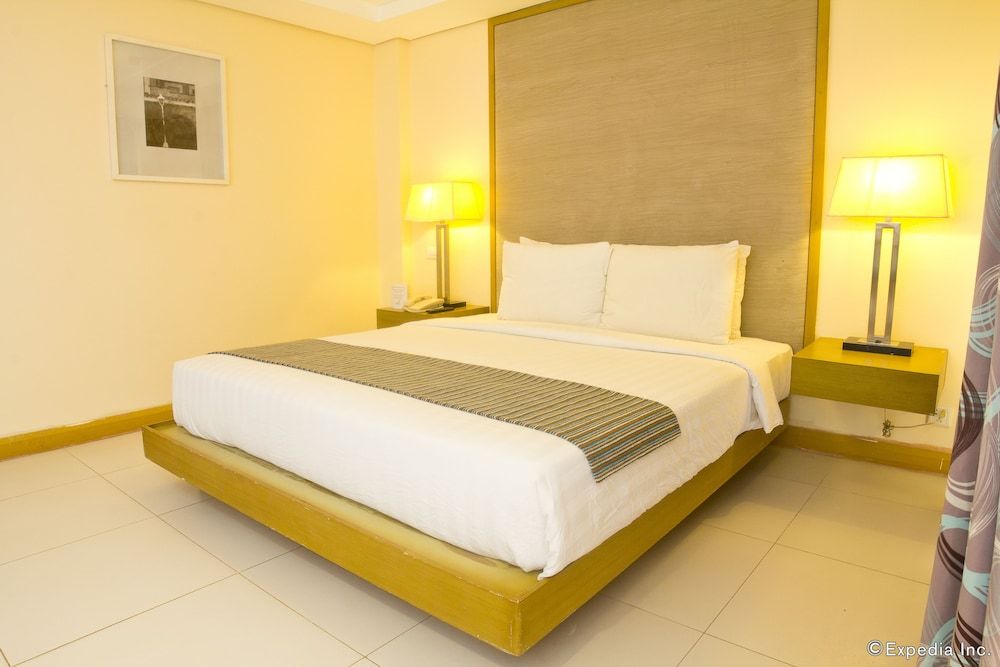 undefined Crown Regency Resort & Convention Center 8