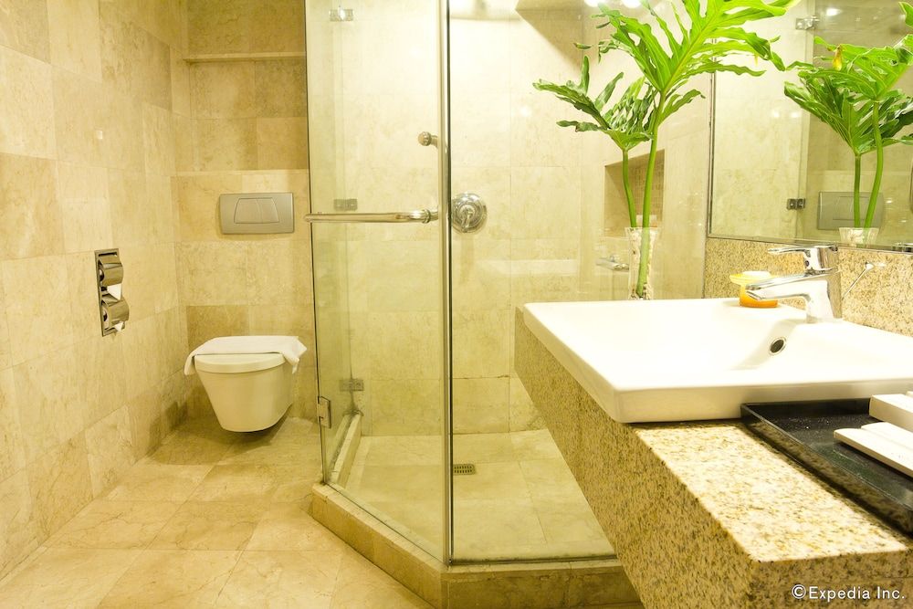 Crown Regency Resort & Convention Center Junior Loft Suite 4