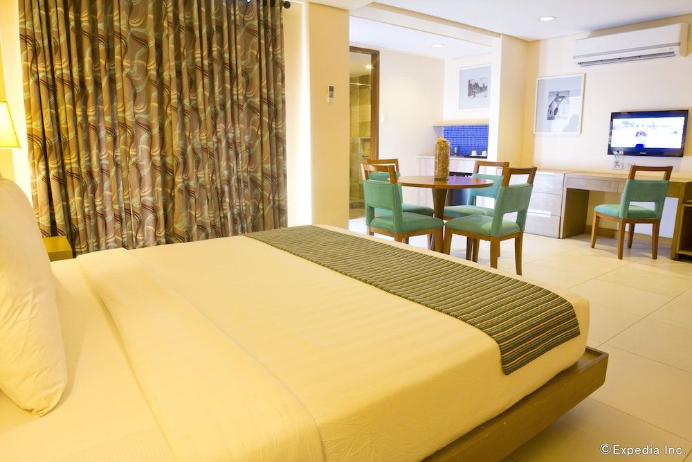 undefined Crown Regency Resort & Convention Center