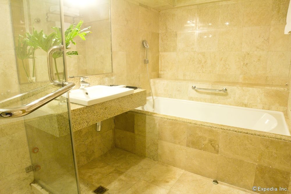 undefined Crown Regency Resort & Convention Center 9