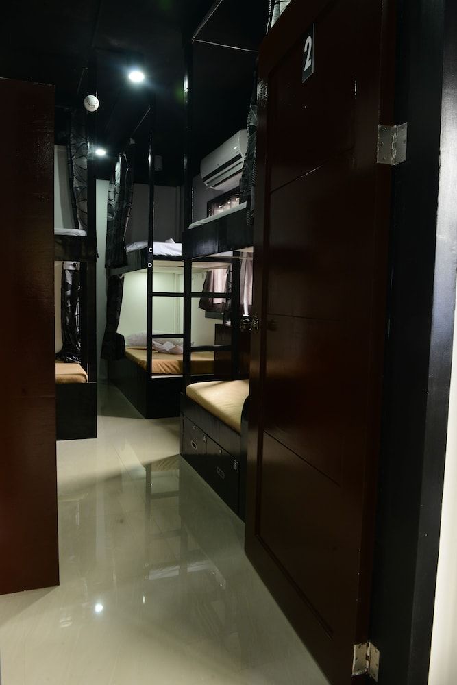 undefined Island Hostel Boracay - Adults Only 8