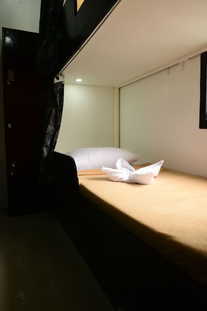 undefined Island Hostel Boracay - Adults Only 4