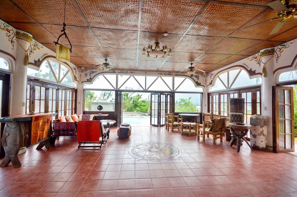 undefined Jade's Casa de Arte 8