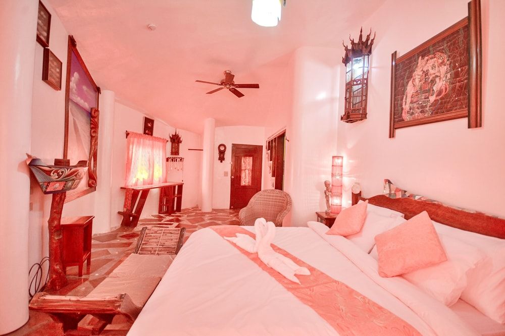 undefined Jade's Casa de Arte