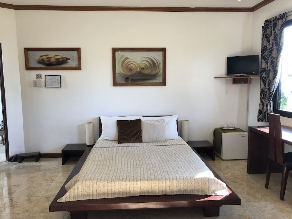 Argonauta Boracay Boutique Hotel with Apartments and Villas Signature Room, 1 Queen Bed with Sofa bed, Ocean View 2