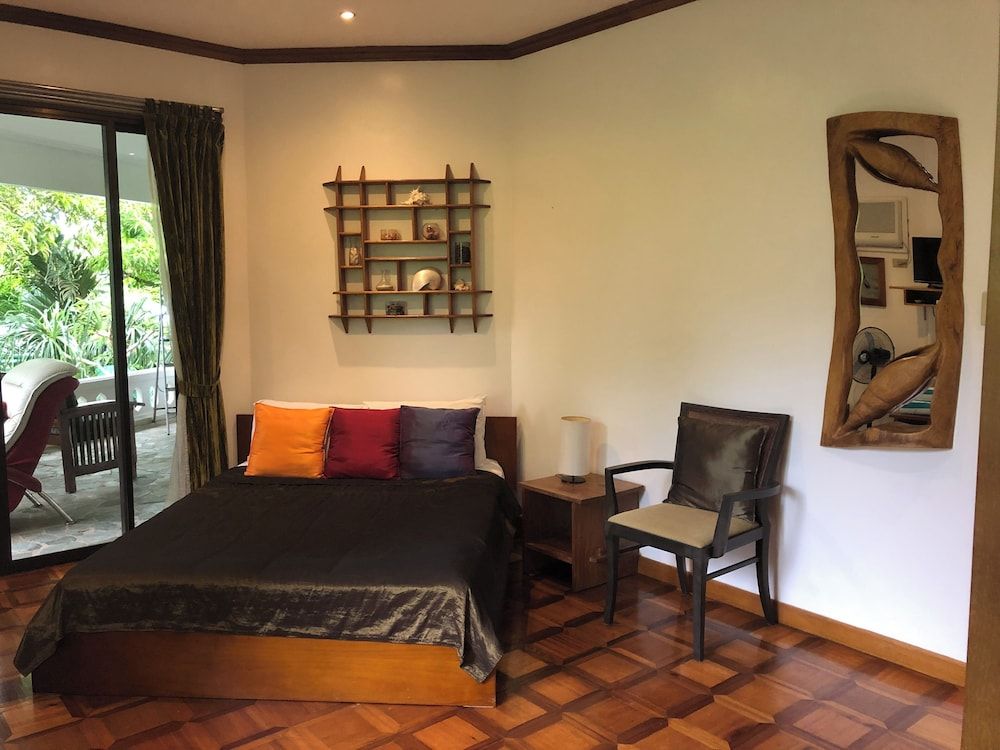 Argonauta Boracay Boutique Hotel with Apartments and Villas Signature Room, 1 Queen Bed, Garden View