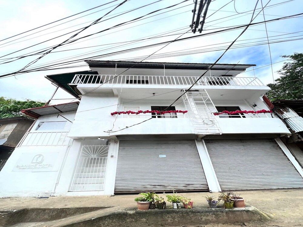 undefined OYO 929 Blanche Hotel