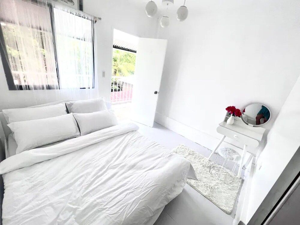 undefined OYO 929 Blanche Hotel 8