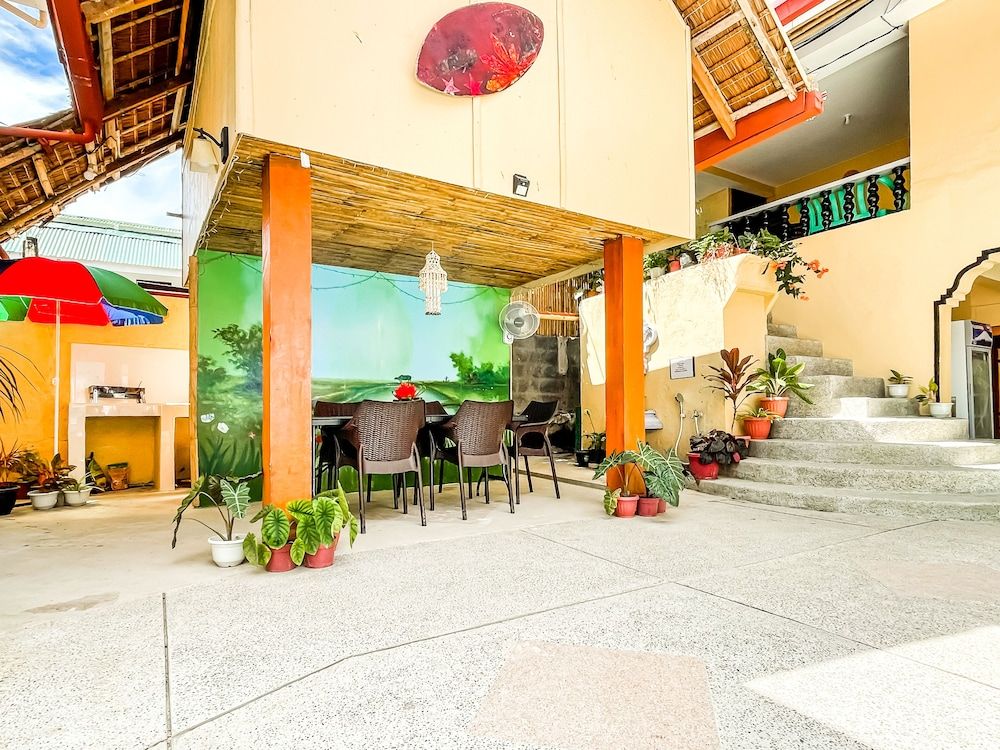 undefined White Shamrock Beach Hotel 8