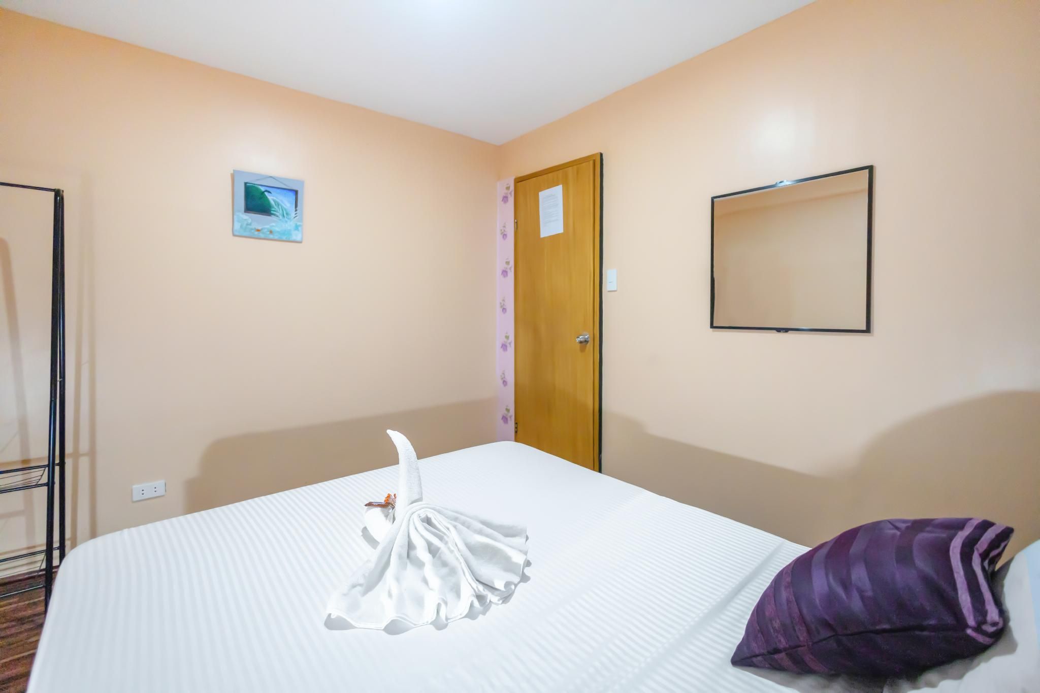 White Shamrock Beach Hotel Double Room with shared bathroom room 2