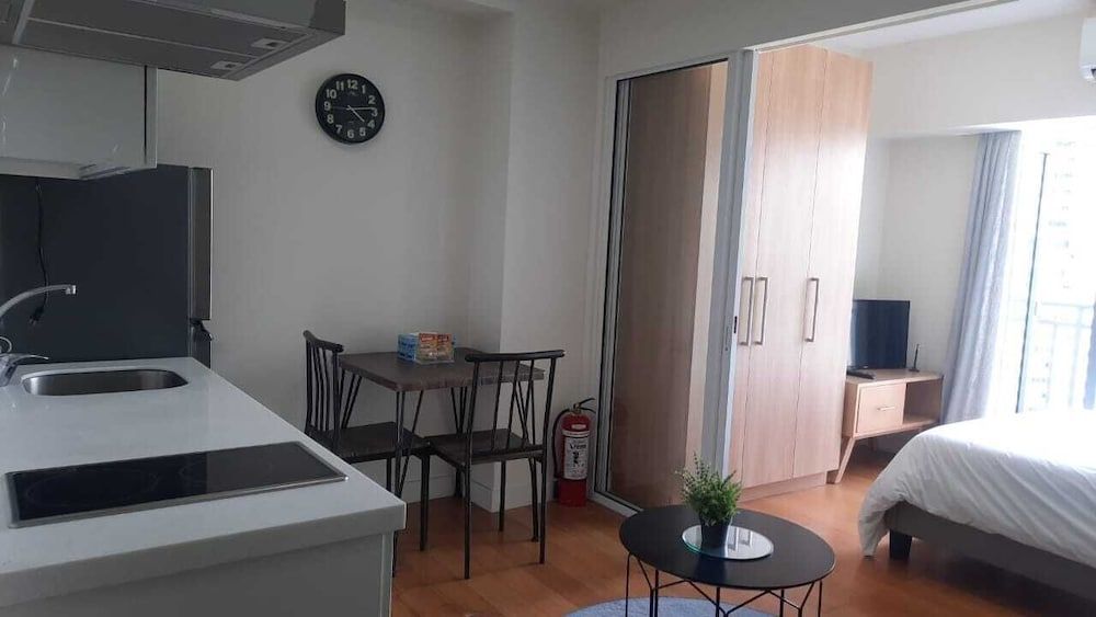 undefined Oasis Regency at Acqua Livingstone near Rockwell 8