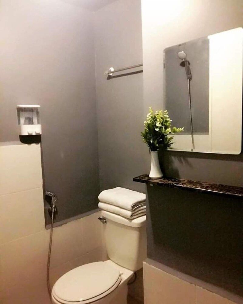 Lime Condo Rentals Comfort Apartment, 1 King Bed 21