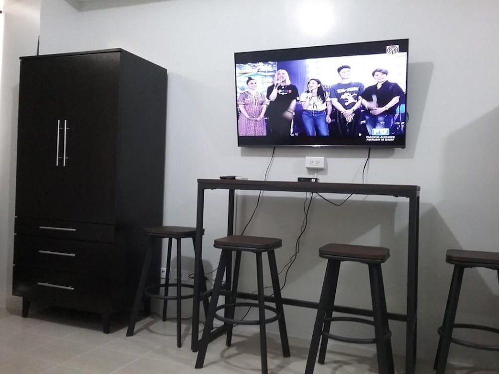 Condoluxe Pioneer Woodlands Basic Studio, 1 Double Bed with Sofa bed 6