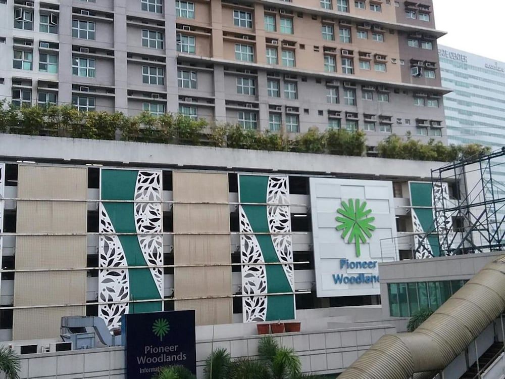 undefined Condoluxe Pioneer Woodlands 2