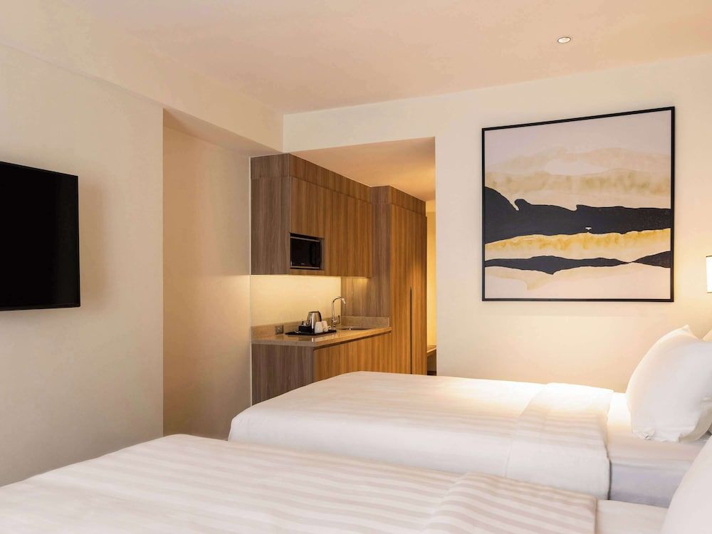 Novotel Suites Manila at Acqua