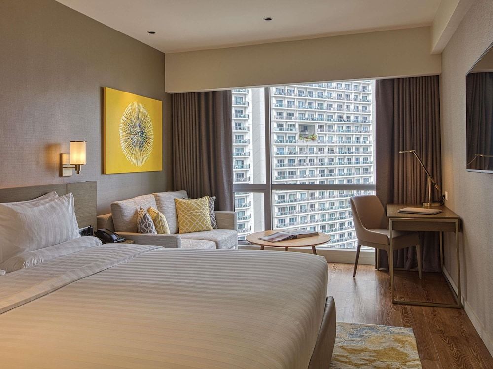 Standard Room, 1 King Bed, City View