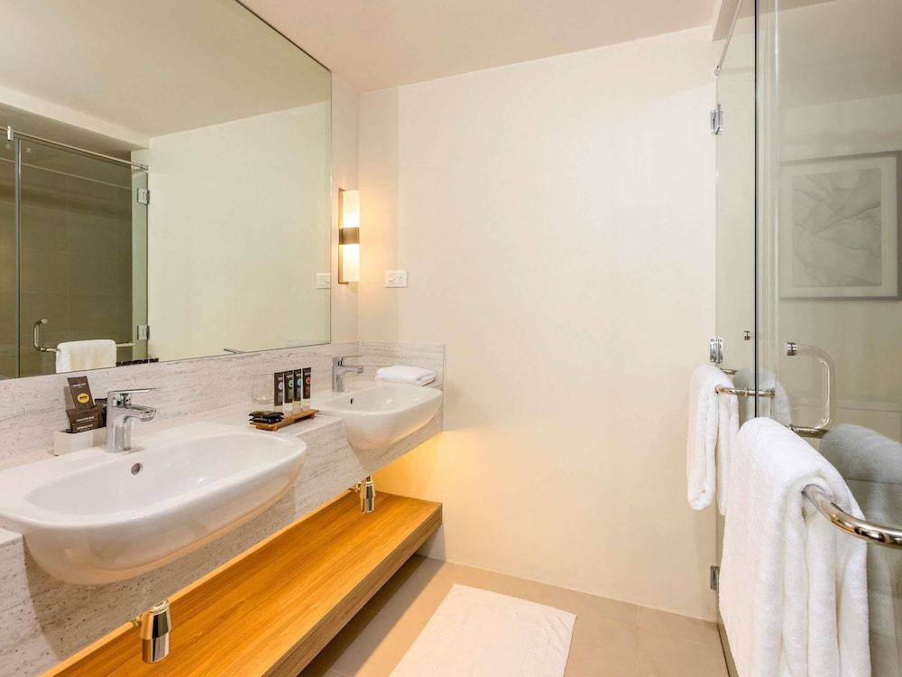 undefined Novotel Suites Manila at Acqua 4