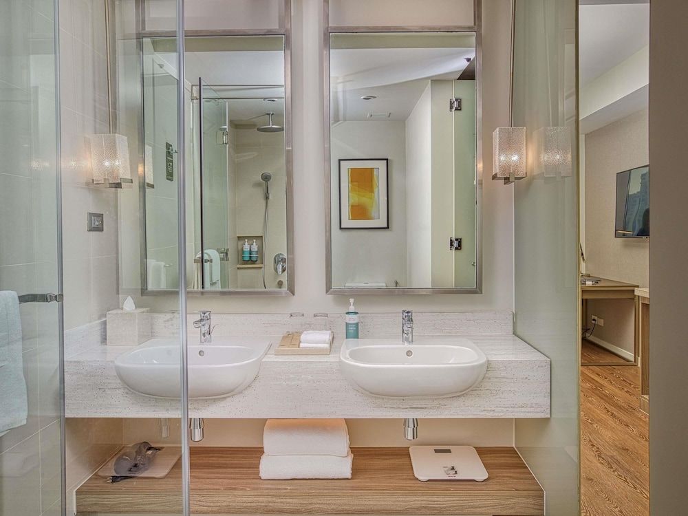 undefined Novotel Suites Manila at Acqua 8