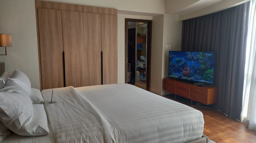 Capital O 950 Acqua Novotel Tower Economy Studio Suite 5