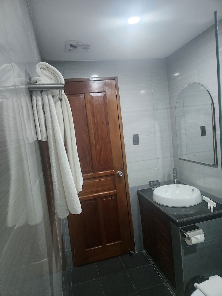 Hotel Herencia 625 Deluxe Triple Room 9