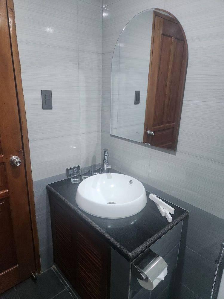 Hotel Herencia 625 Deluxe Triple Room 10