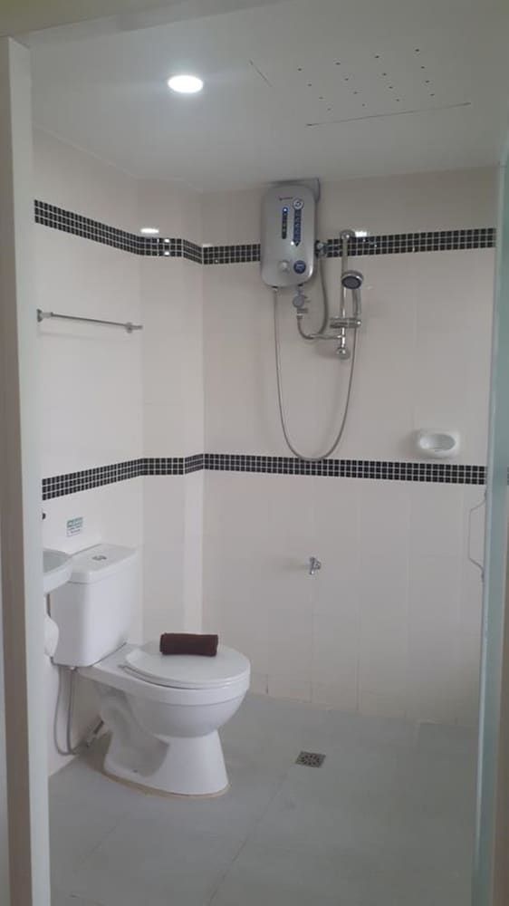 Adams View Hotel Basic Double Room 4