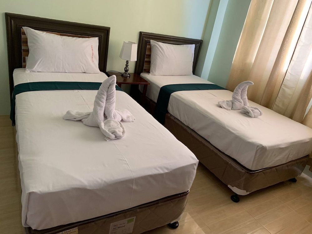 Adams View Hotel Deluxe Twin Room 4