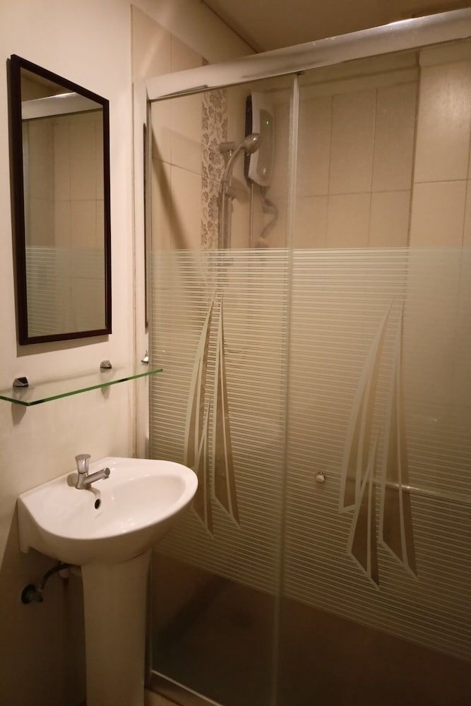 Metro Vigan Inn - Annex Superior Triple Room 4