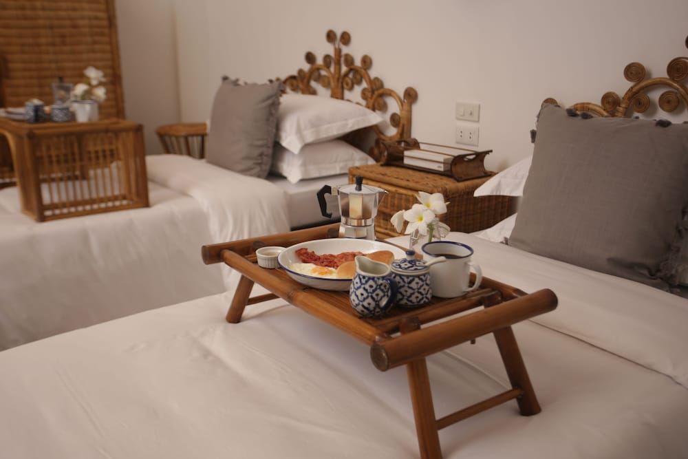 The Colonial Twin Room 6
