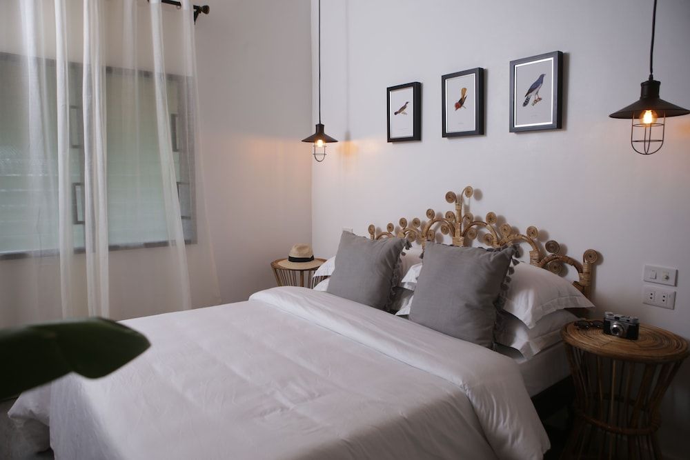 undefined The Colonial 9