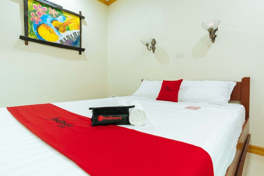 undefined RedDoorz Premium near Pristine Beach 2