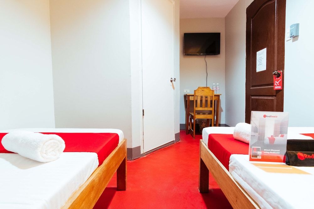 undefined RedDoorz Plus @ Rizal Avenue Palawan 9