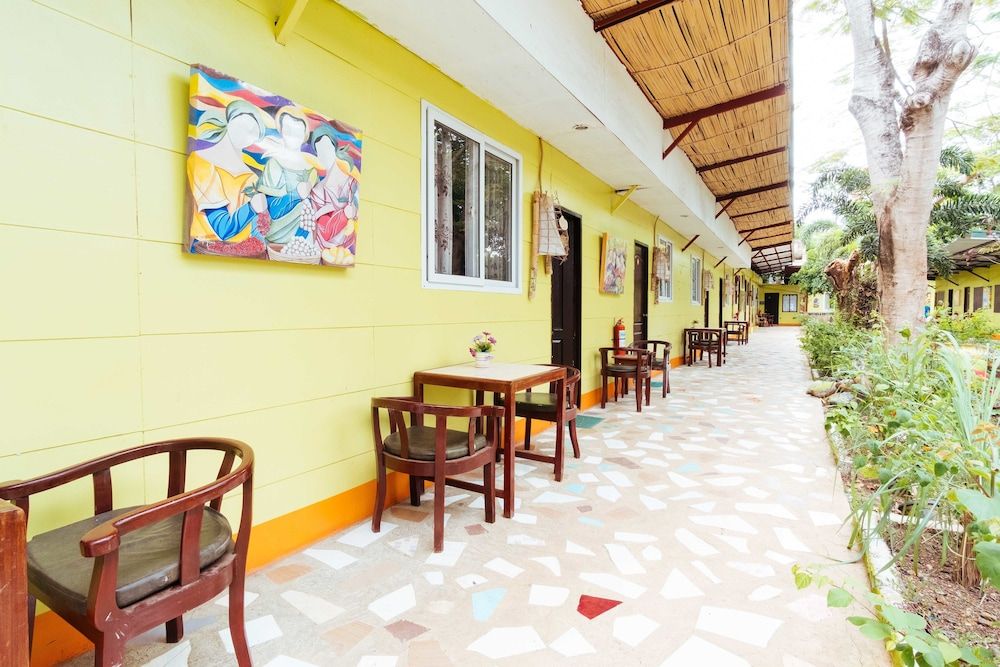 undefined RedDoorz Plus @ Rizal Avenue Palawan